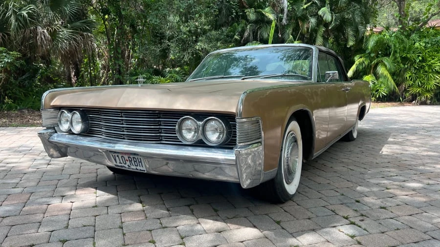 1965 Lincoln Continental 4th Gen - Image 11 of 20