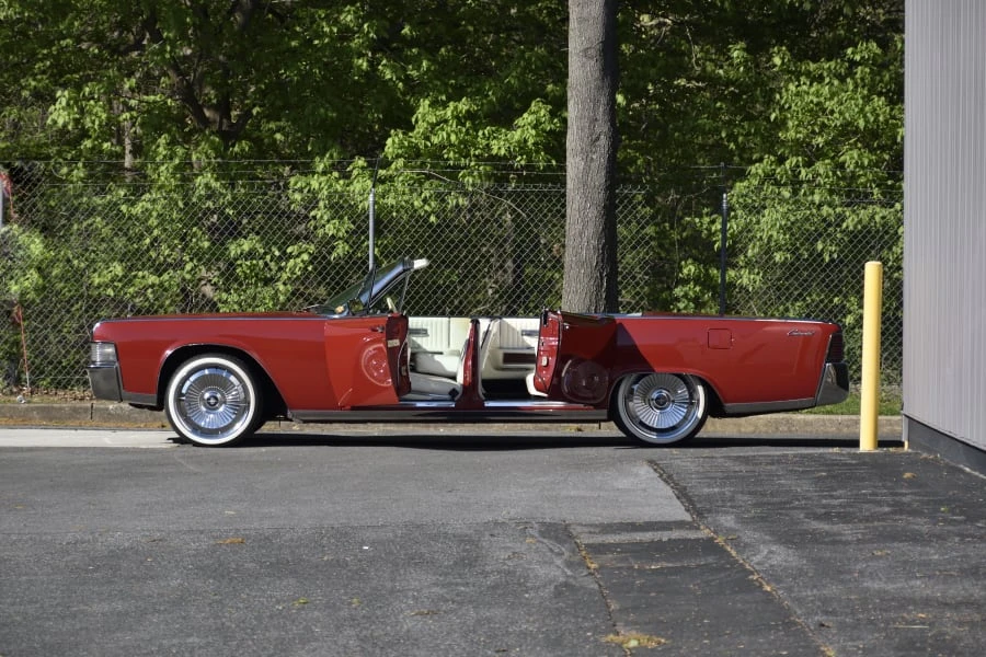 1965 Lincoln Continental 4th Gen - Image 14 of 31