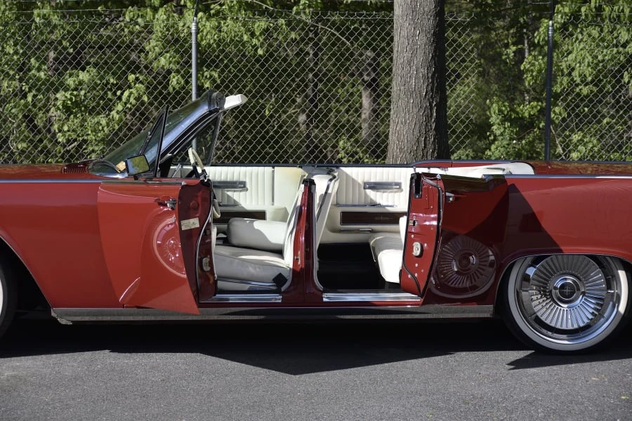 1965 Lincoln Continental 4th Gen - Image 16 of 31
