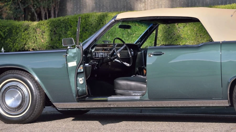 1965 Lincoln Continental 4th Gen - Image 17 of 31