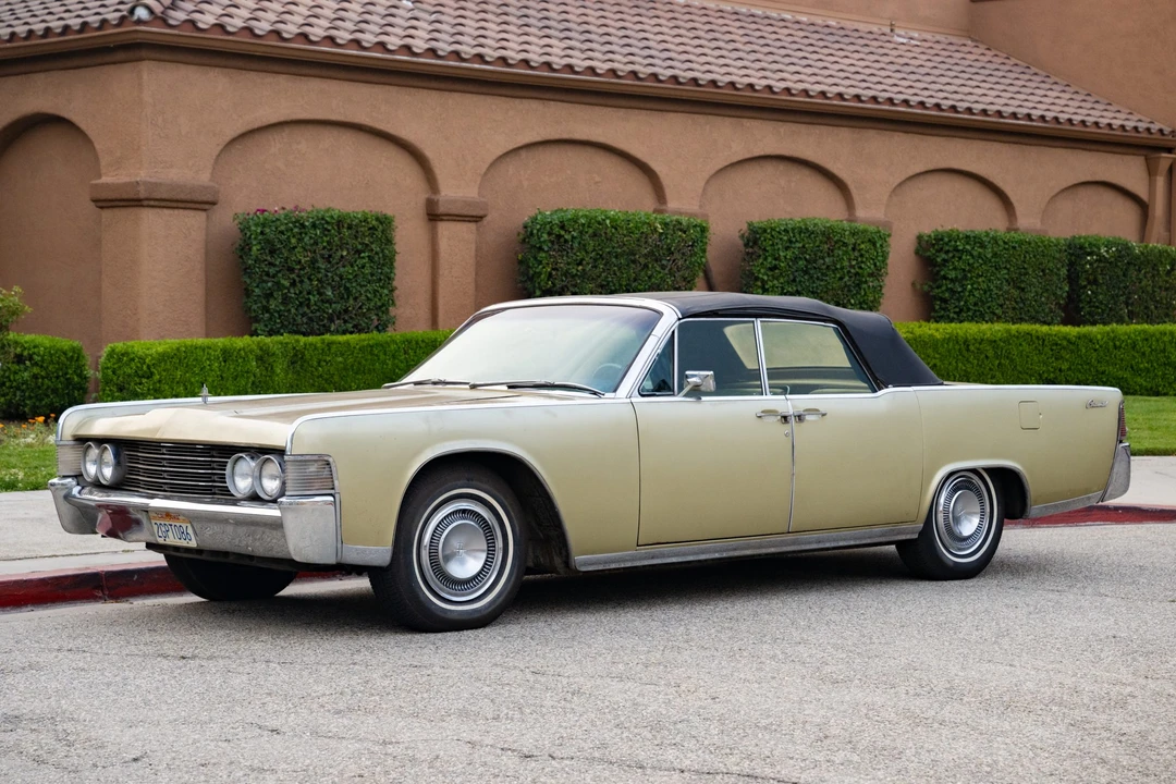 1965 Lincoln Continental 4th Gen - Image 2 of 31