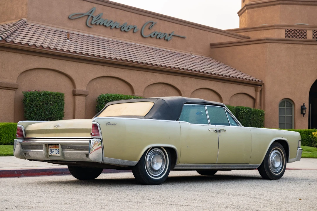 1965 Lincoln Continental 4th Gen - Image 9 of 31