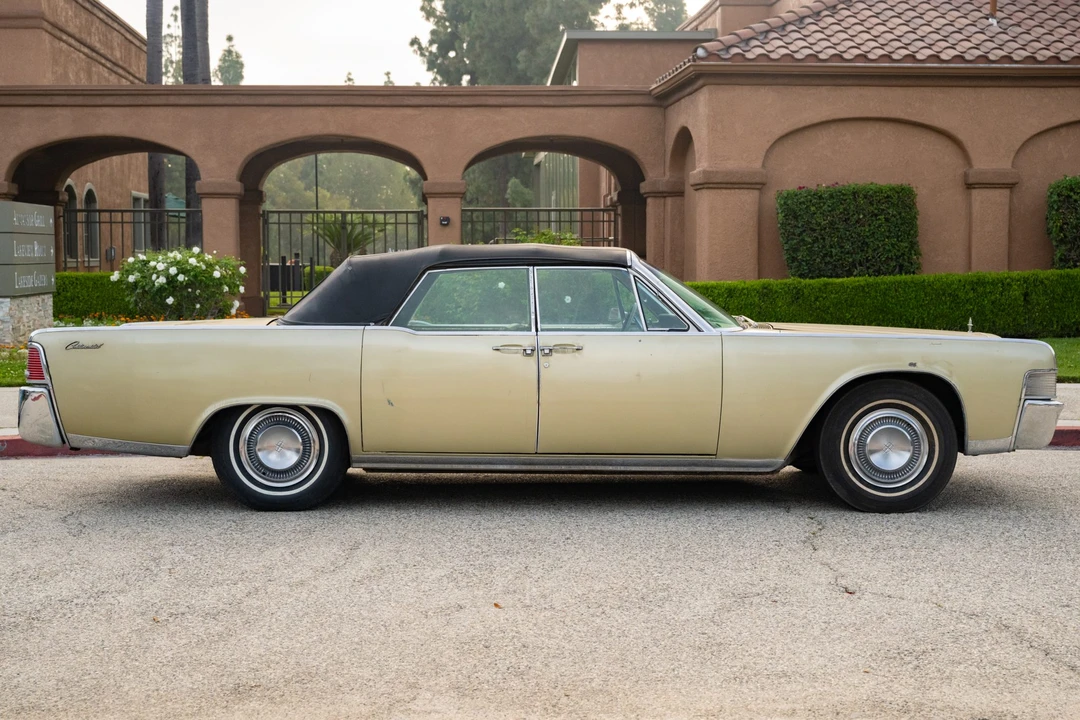 1965 Lincoln Continental 4th Gen - Image 7 of 31