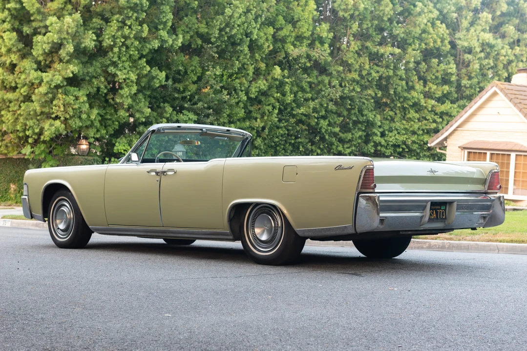 1965 Lincoln Continental 4th Gen - Image 7 of 31