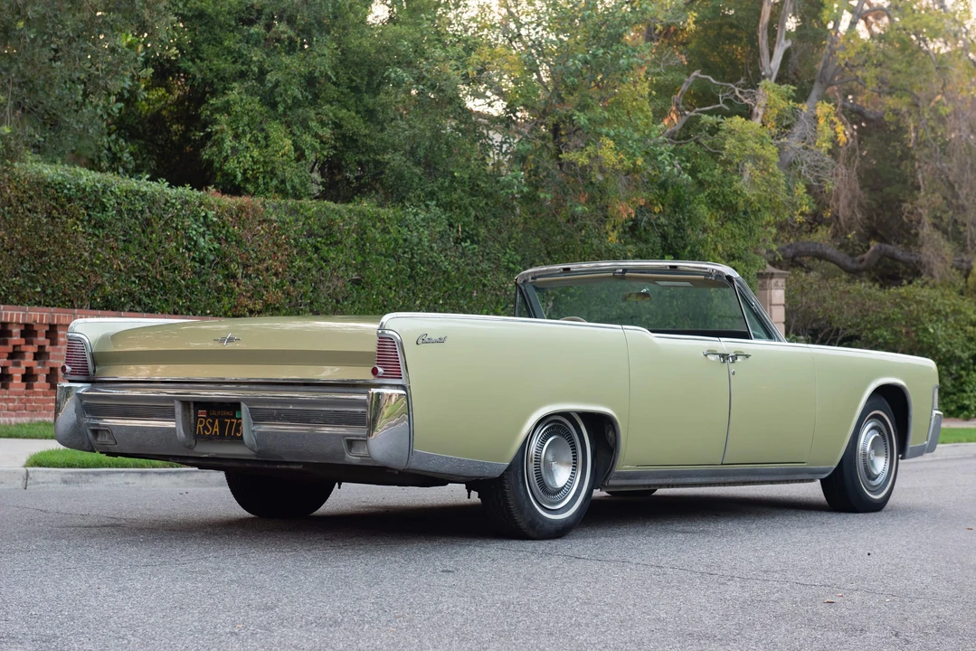 1965 Lincoln Continental 4th Gen - Image 11 of 31