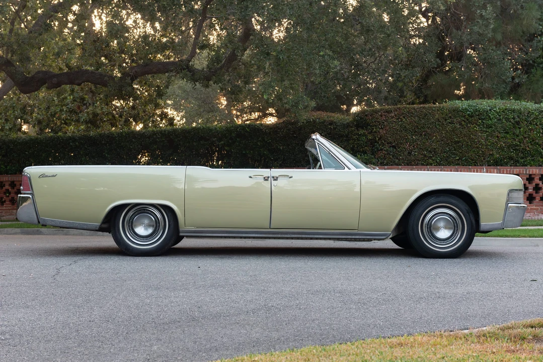 1965 Lincoln Continental 4th Gen - Image 12 of 31