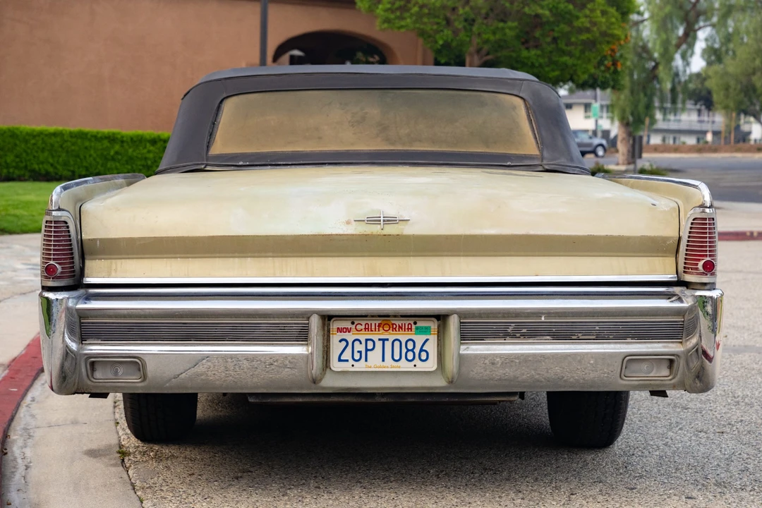 1965 Lincoln Continental 4th Gen - Image 11 of 31
