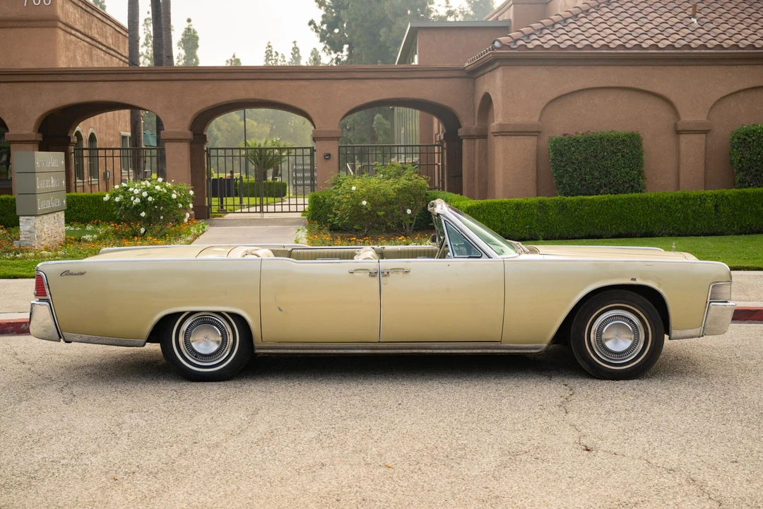 1965 Lincoln Continental 4th Gen - Image 22 of 31
