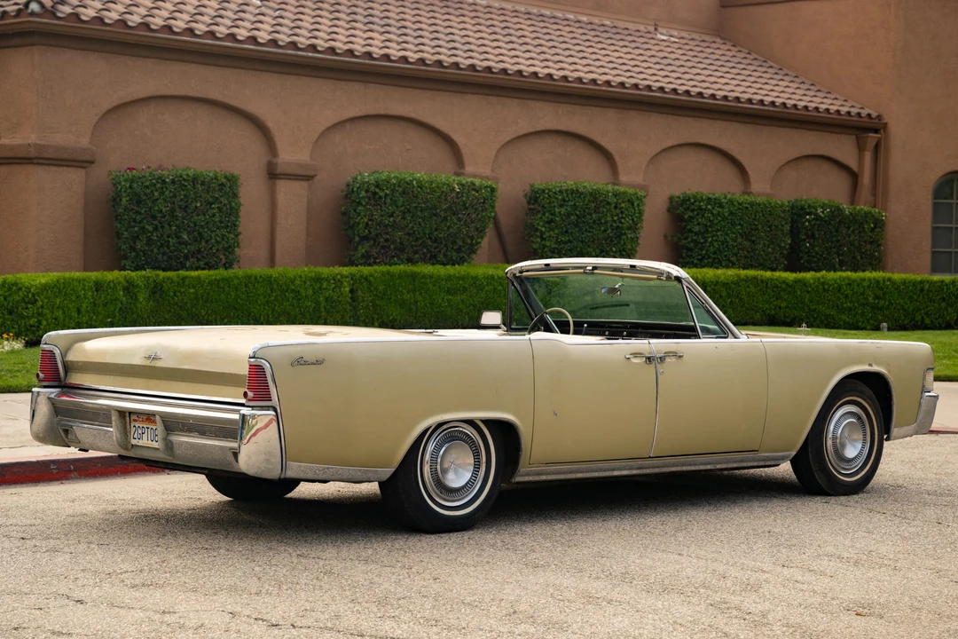 1965 Lincoln Continental 4th Gen - Image 24 of 31