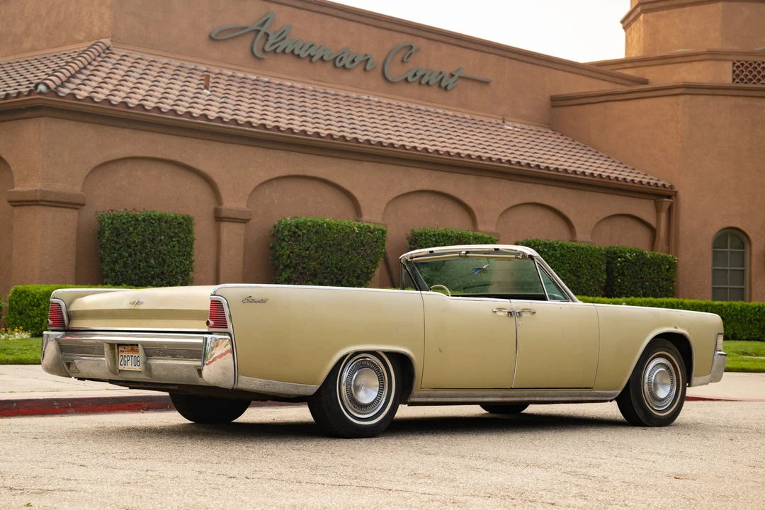 1965 Lincoln Continental 4th Gen - Image 25 of 31