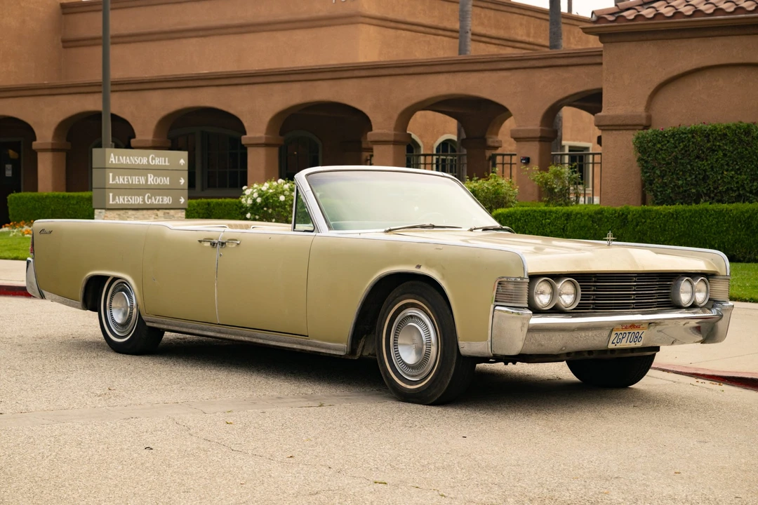 1965 Lincoln Continental 4th Gen - Image 20 of 31