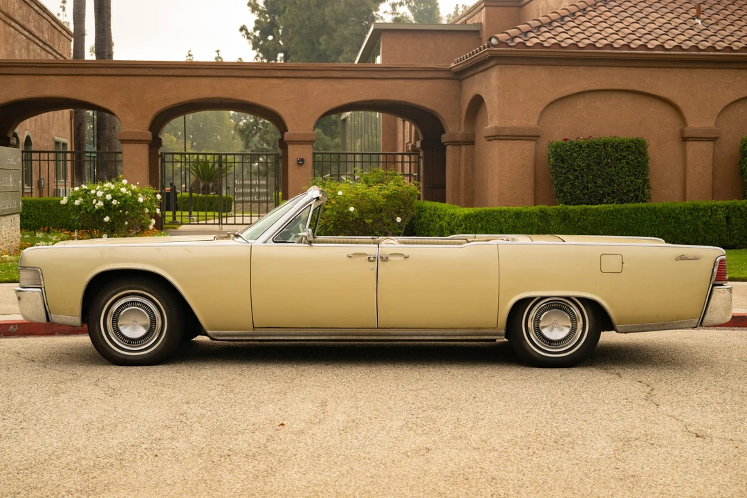 1965 Lincoln Continental 4th Gen - Image 30 of 31