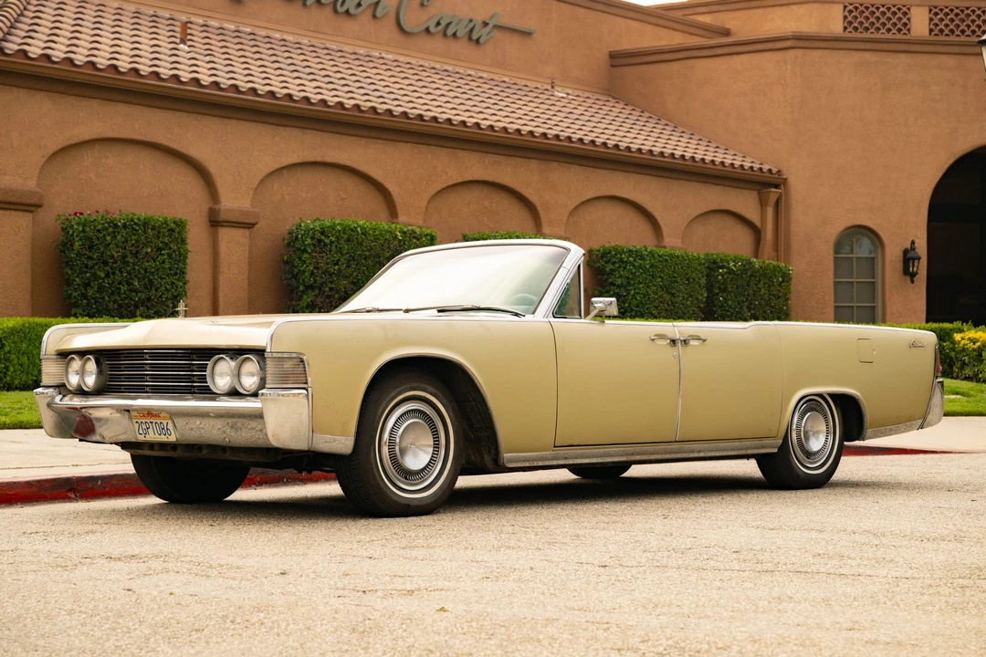 1965 Lincoln Continental 4th Gen - Image 17 of 31