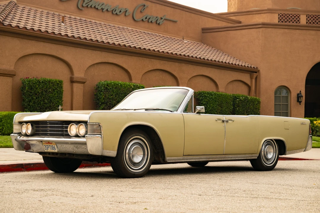 1965 Lincoln Continental 4th Gen - Image 18 of 31