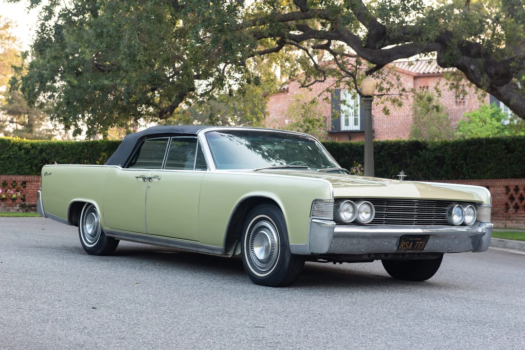 1965 Lincoln Continental 4th Gen - Image 23 of 31