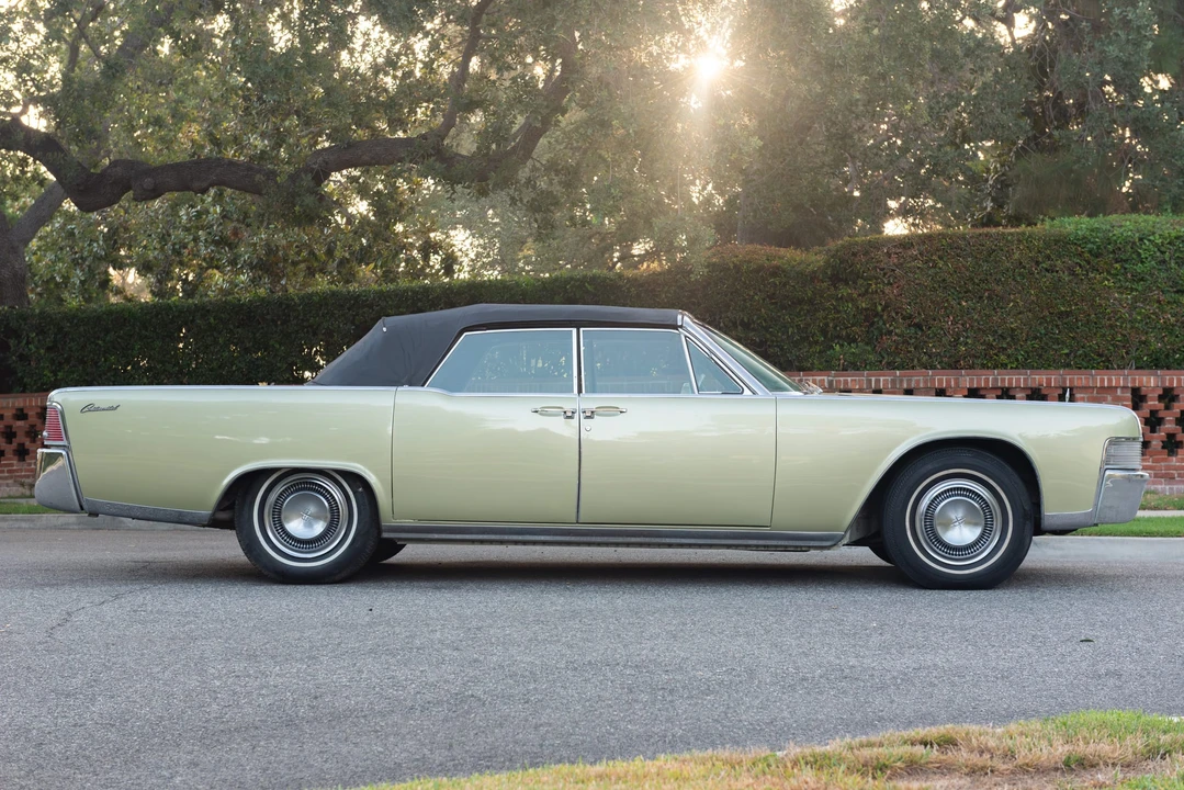 1965 Lincoln Continental 4th Gen - Image 22 of 31