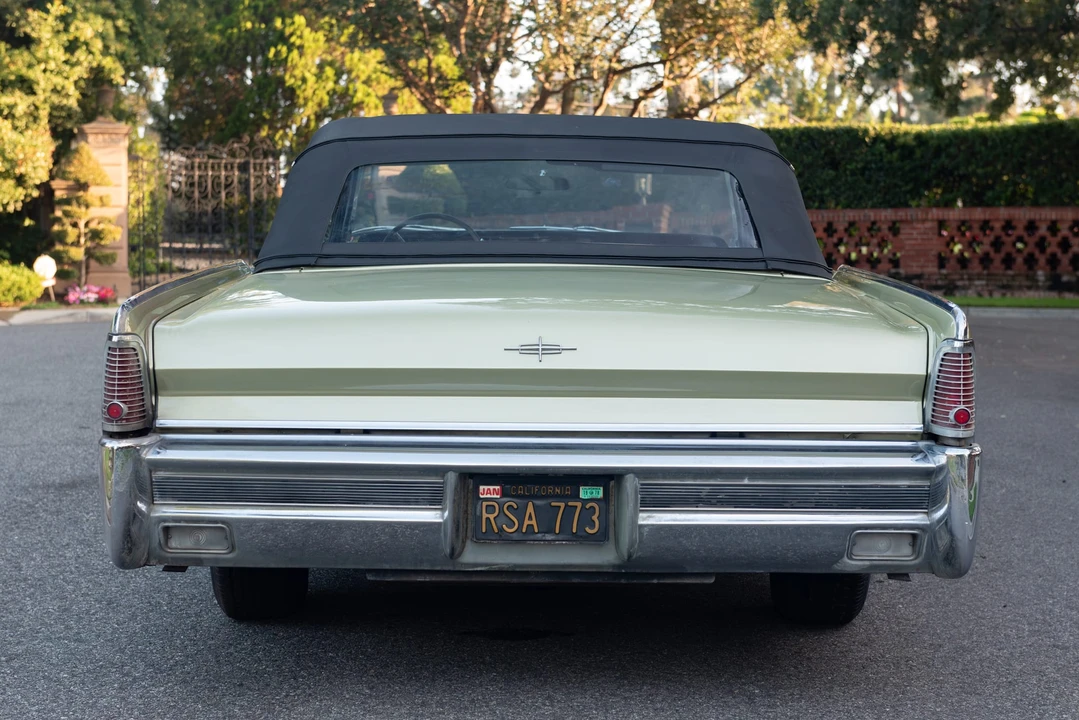 1965 Lincoln Continental 4th Gen - Image 20 of 31
