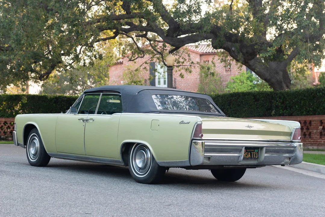 1965 Lincoln Continental 4th Gen - Image 19 of 31