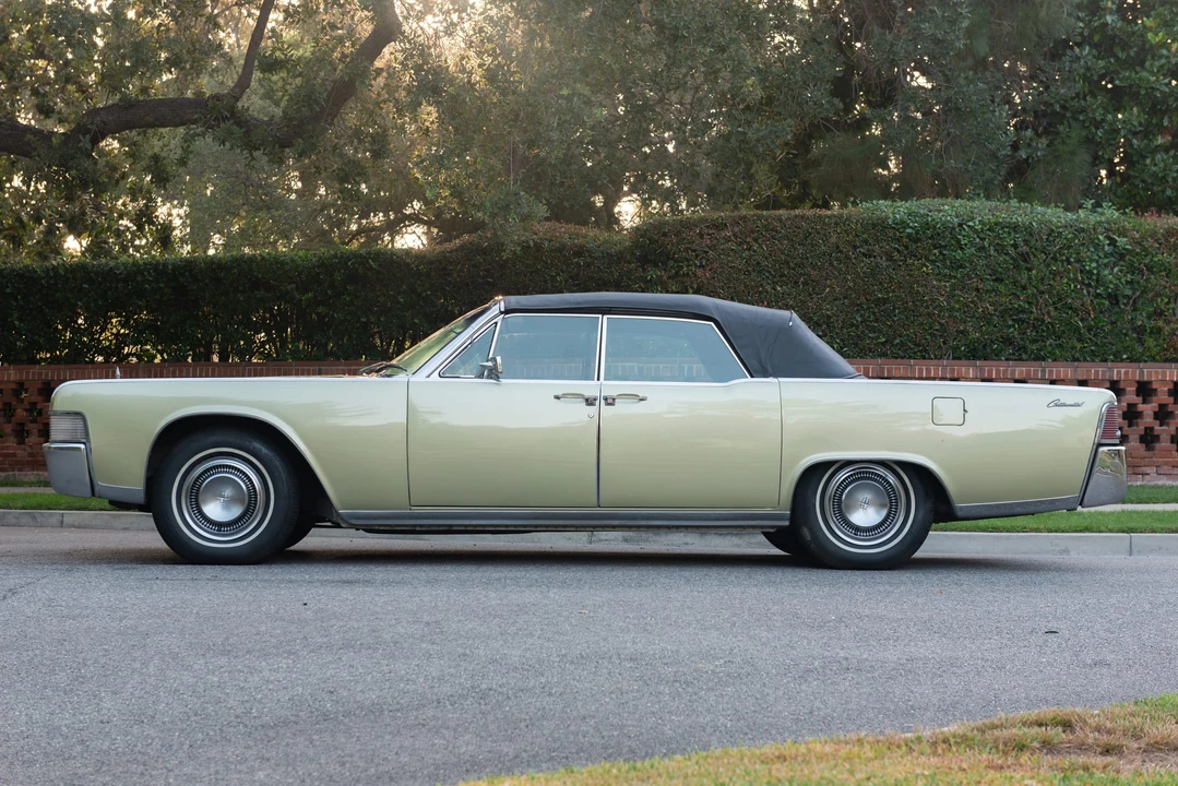 1965 Lincoln Continental 4th Gen - Image 18 of 31