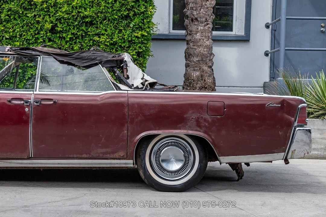 1965 Lincoln Continental 4th Gen - Image 17 of 31