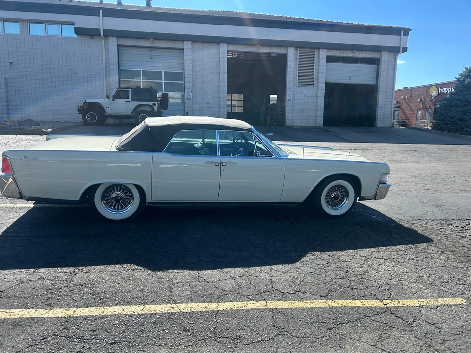 1965 Lincoln Continental 4th Gen - Image 10 of 31