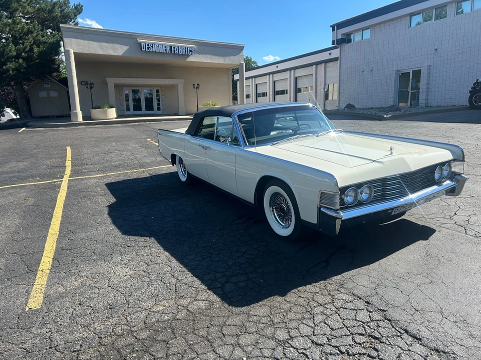 1965 Lincoln Continental 4th Gen - Image 9 of 31
