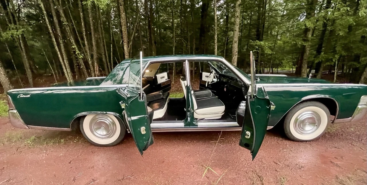 1965 Lincoln Continental 4th Gen - Image 16 of 21