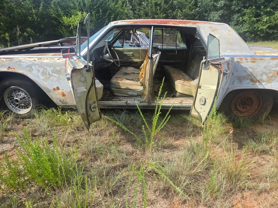 1965 Lincoln Continental 4th Gen - Image 2 of 14