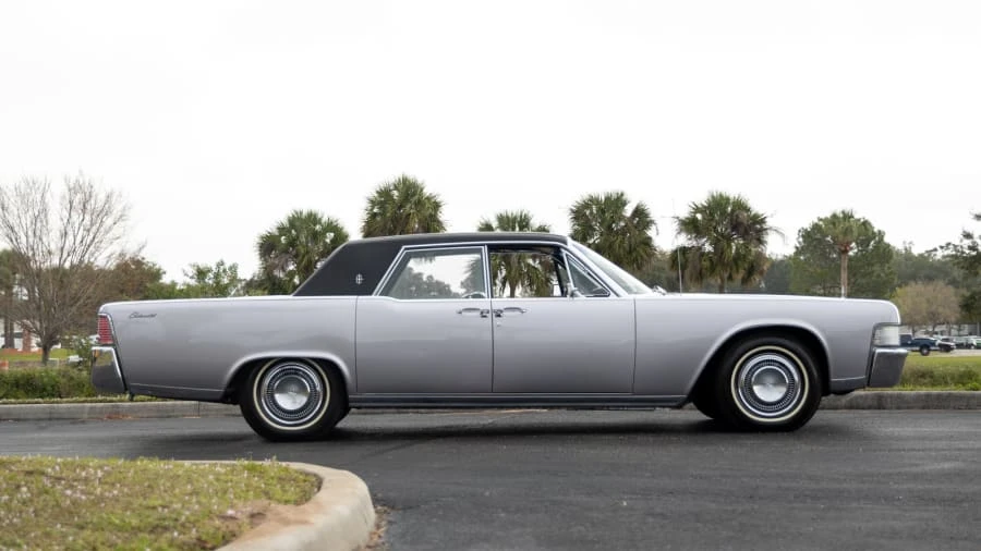 1965 Lincoln Continental 4th Gen - Image 12 of 19