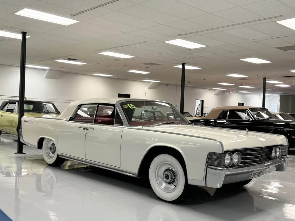 1965 Lincoln Continental 4th Gen - Image 15 of 20