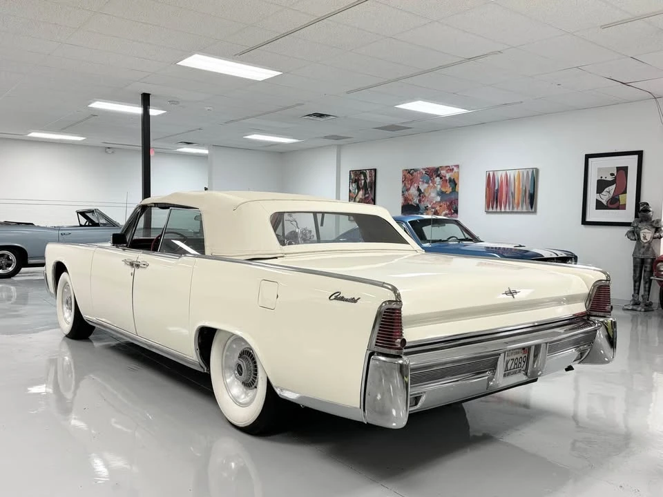 1965 Lincoln Continental 4th Gen - Image 11 of 20