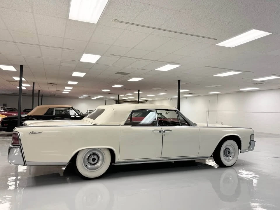 1965 Lincoln Continental 4th Gen - Image 12 of 20