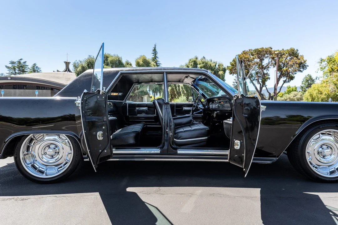 1965 Lincoln Continental 4th Gen - Image 12 of 31