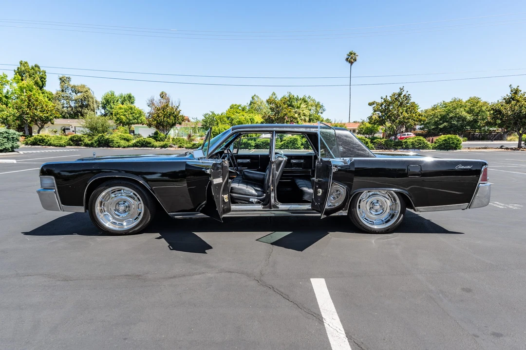 1965 Lincoln Continental 4th Gen - Image 11 of 31