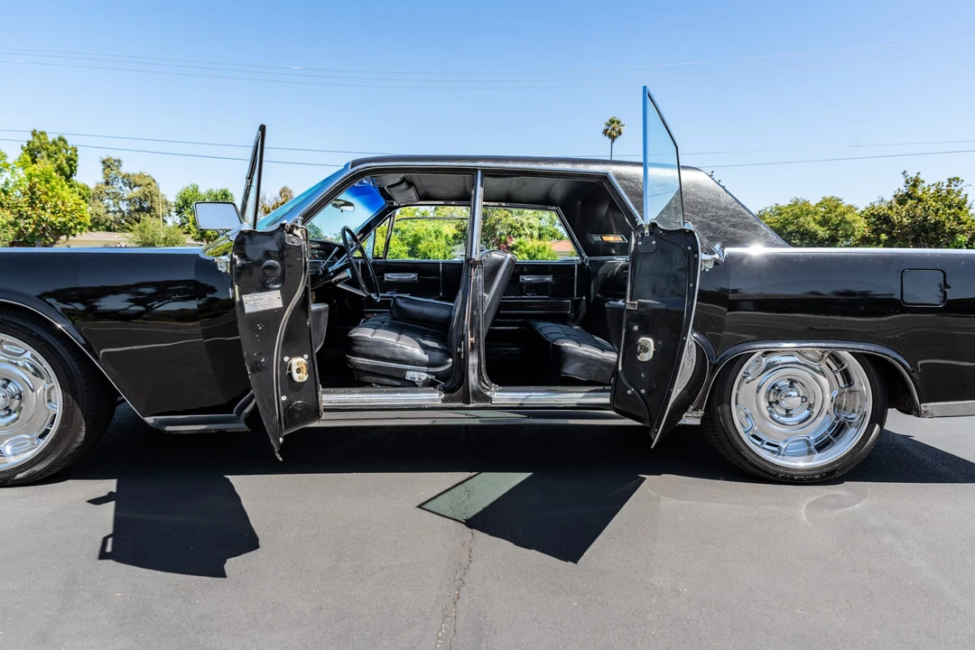 1965 Lincoln Continental 4th Gen - Image 10 of 31
