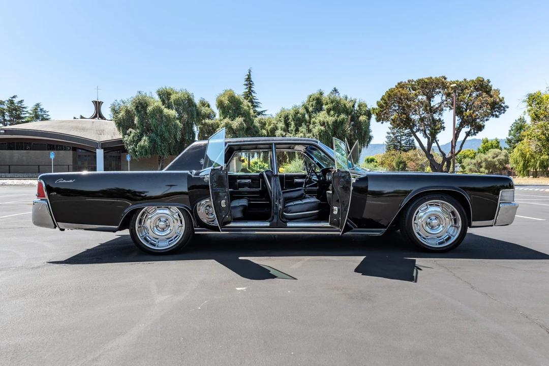 1965 Lincoln Continental 4th Gen - Image 13 of 31