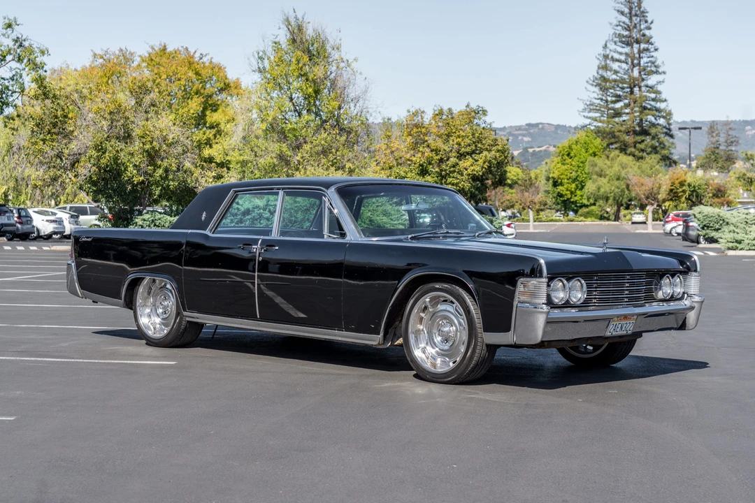 1965 Lincoln Continental 4th Gen - Image 4 of 31