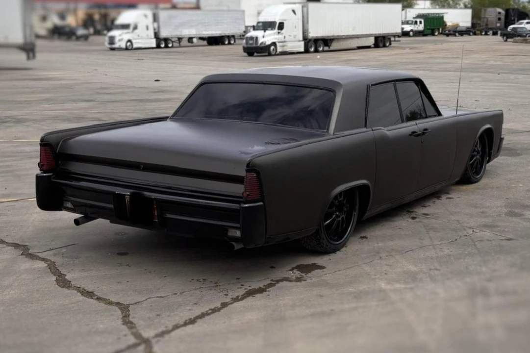 1965 Lincoln Continental 4th Gen - Image 2 of 8