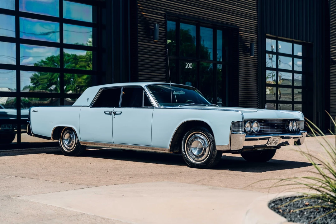1965 Lincoln Continental 4th Gen - Image 5 of 31