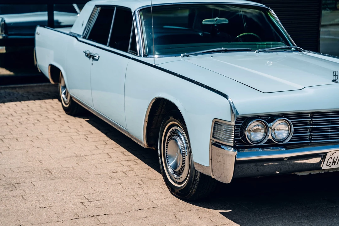 1965 Lincoln Continental 4th Gen - Image 14 of 31