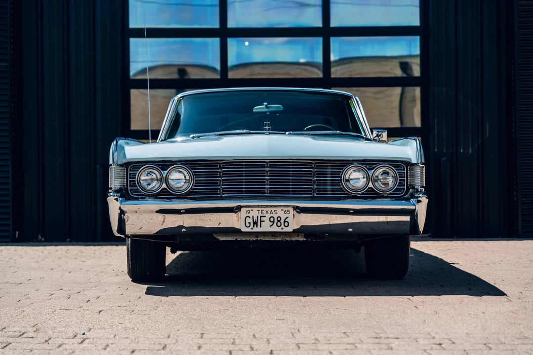 1965 Lincoln Continental 4th Gen - Image 4 of 31