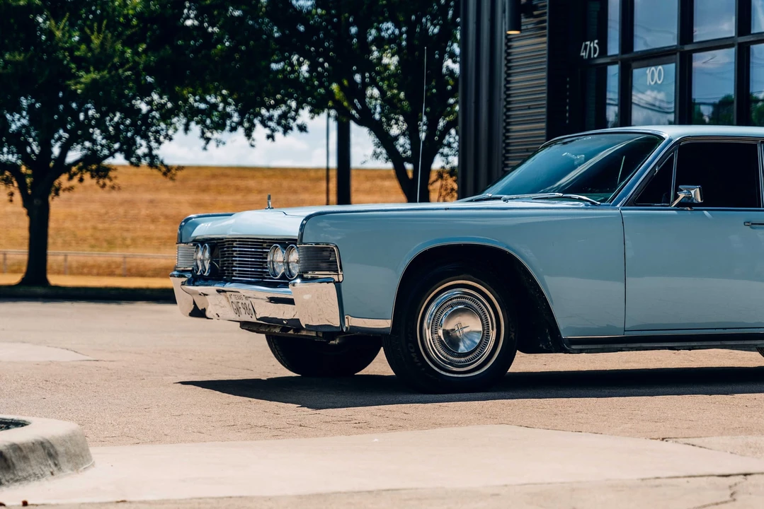 1965 Lincoln Continental 4th Gen - Image 12 of 31