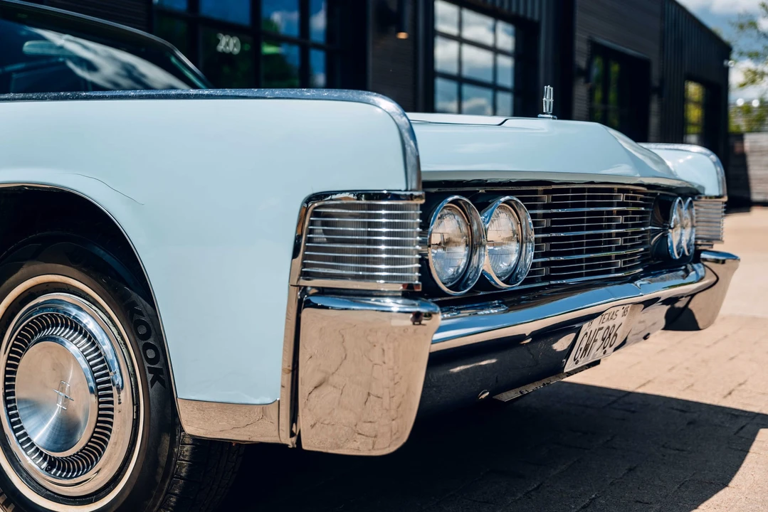 1965 Lincoln Continental 4th Gen - Image 17 of 31