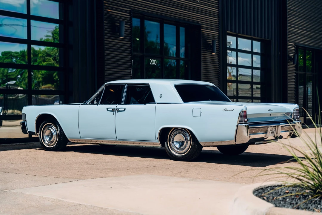 1965 Lincoln Continental 4th Gen - Image 10 of 31
