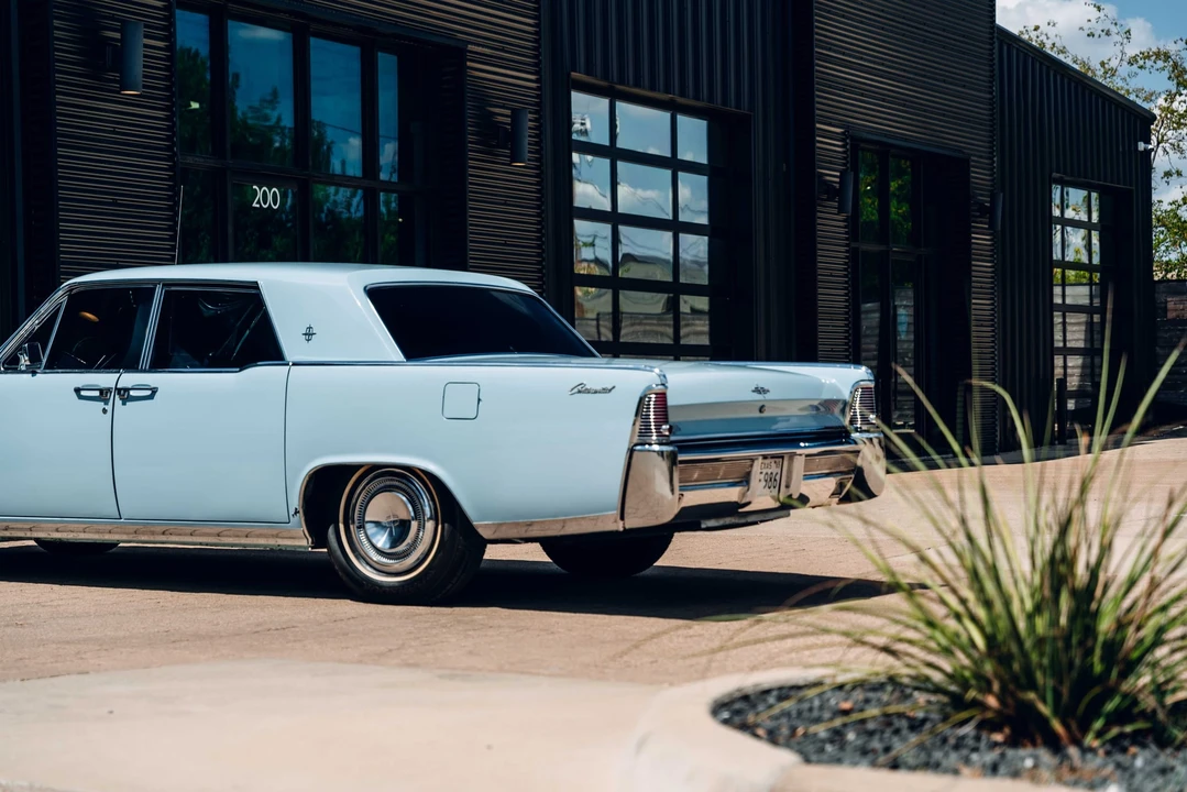 1965 Lincoln Continental 4th Gen - Image 23 of 31