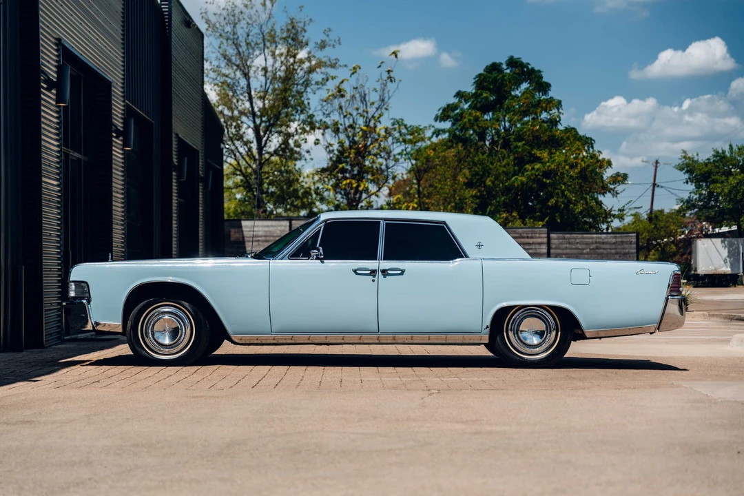 1965 Lincoln Continental 4th Gen - Image 11 of 31
