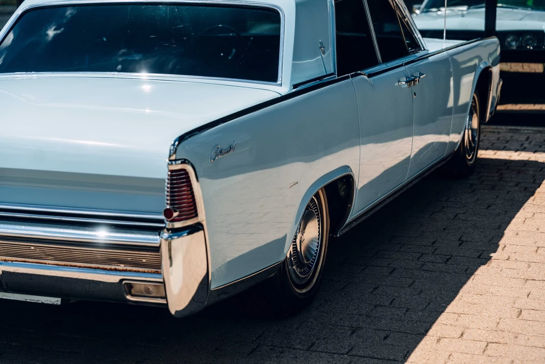 1965 Lincoln Continental 4th Gen - Image 25 of 31