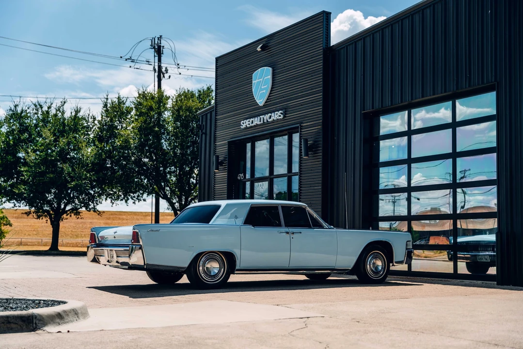 1965 Lincoln Continental 4th Gen - Image 8 of 31