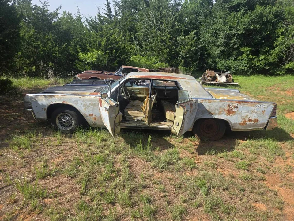 1965 Lincoln Continental 4th Gen - Image 10 of 18