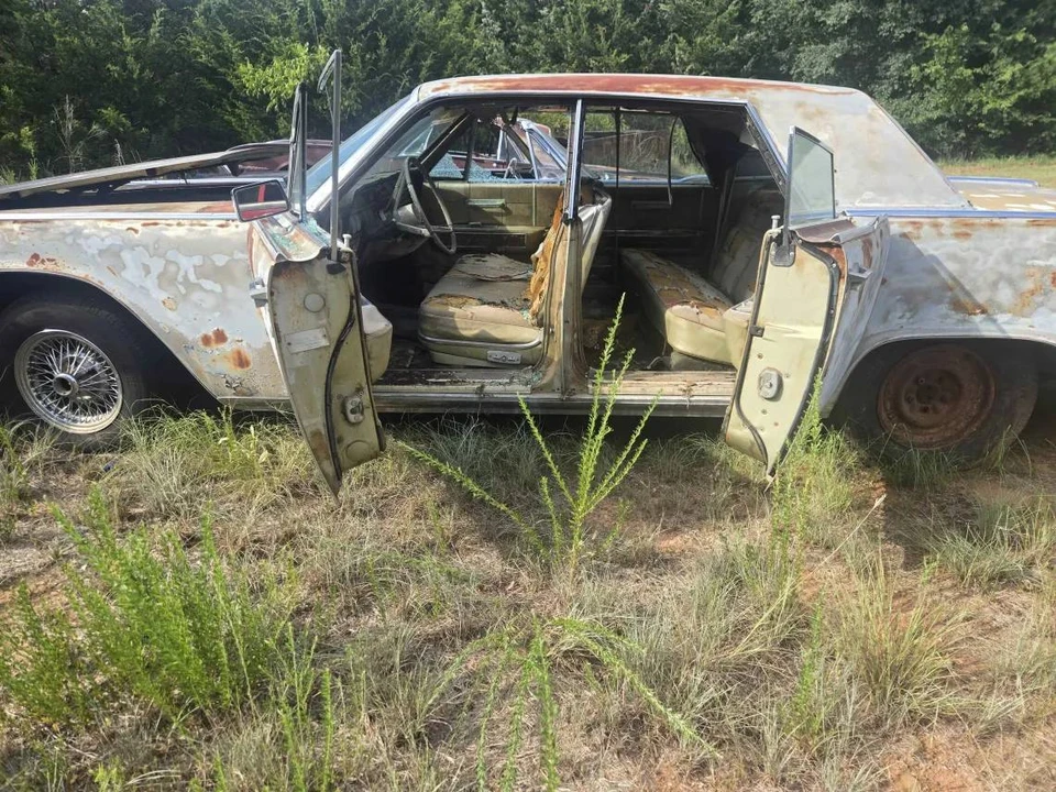 1965 Lincoln Continental 4th Gen - Image 16 of 18